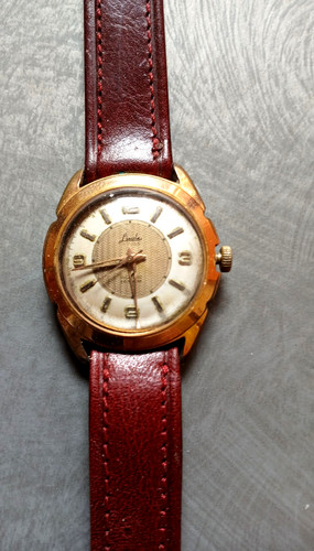 Belle montre suisse mécanique - suisse,