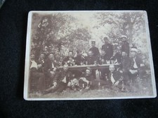 Photo fin XIXème collée sur carton d'un groupe de militaires-soldats