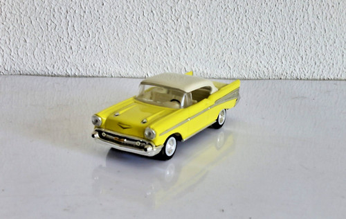 Voiture road signature - 1/43,
