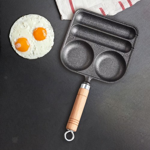 Poêle saucisses œufs - poêle, et