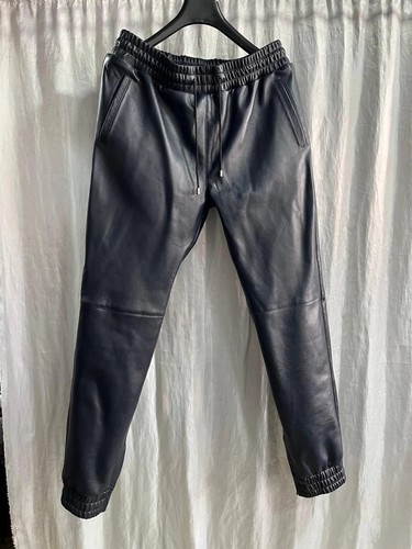 Nouveau pantalon cuir - en,