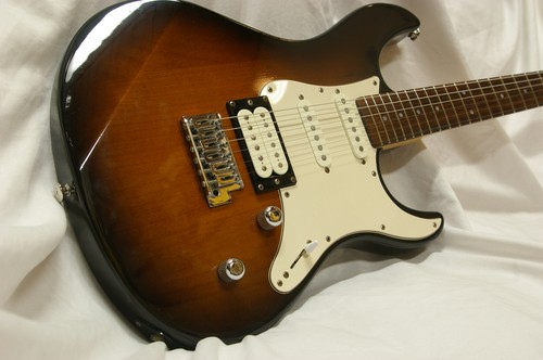 Yamaha pacifica pac112v o13238 - yamaha,