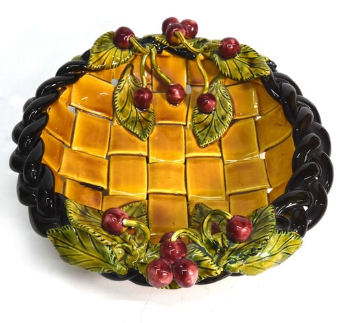 Plat cerise vieux vallauris - à,