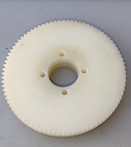 Pignon cranté pour - ,