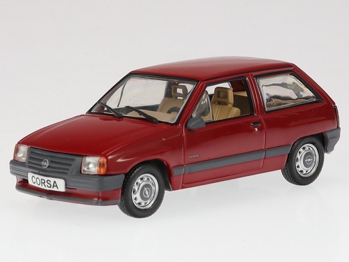 Opel corsa 1984 - foncé, rouge