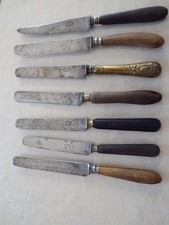Lot de 7 Couteaux de Table  Anciens  Différents  Lame Acier