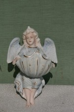 bénitier en biscuit ange religieux.