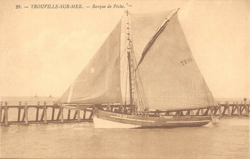 Cpa trouville barque de - /,