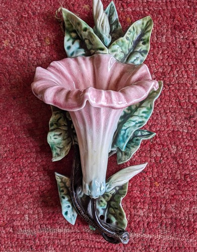 Ancienne bouquetière - , en