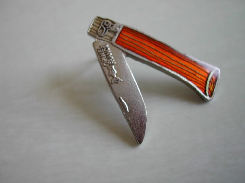 Rare pin émaillé couteau - rare,