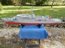 bateau radiocommandé aviso 174 cm