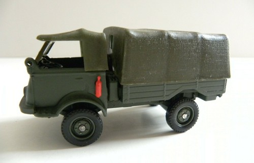 Renault 4x4 tout - tout, terrain