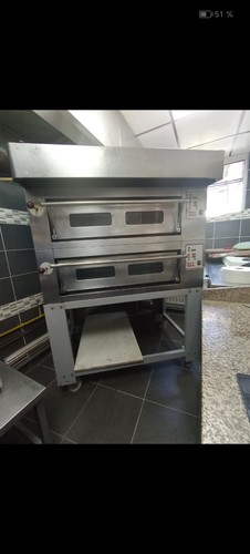 Four pizza électrique - à,