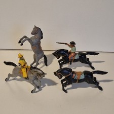 TRÈS BEL ENSEMBLE DE 4