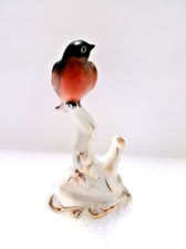 Petit oiseau sur une - , branche