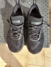 chaussures nike noires neuves