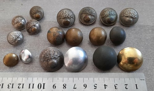 Lot military buttons - 18,