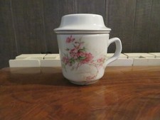 Pillivuyt France ancienne tasse à thé en porcelaine avec infuseur décor de fleur