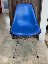 Chaise fibre de verre skai