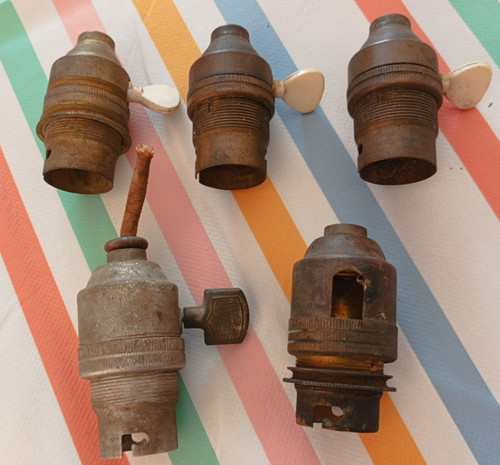 Ancienne douille a - 5,