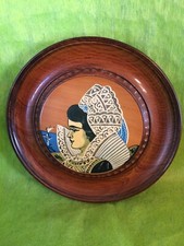 ASSIETTE bois femme bretonne signée LORAY vintage artisanat  BRETAGNE