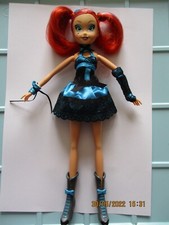 POUPEE WINX "BLOOM, HALLOWINX