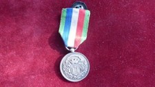 MEDAILLE  ANCIENS MILITAIRES ARMEE TERRE ET MER EN ARGENT