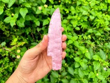 Grand couteau en cristal taillé à la main en fibre de verre rose de 5,5 à 6" ...