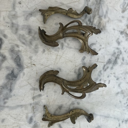 Lot pieds en bronze pour - de,