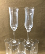 1 flute à champagne en cristal signé BACCARAT modèle CAPRI 18,5 cm Verre Table