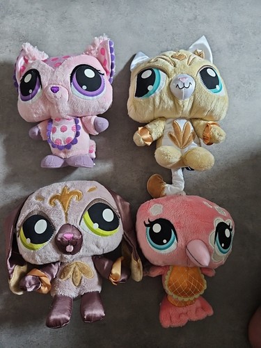 Lot peluches officielles - lot,