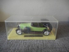 4/  VOITURE MINATURE Solido