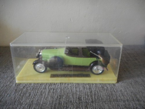 Voiture minature solido - ,