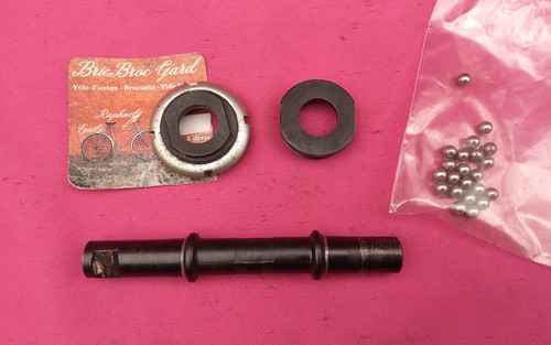 Bottom bracket axle cottered