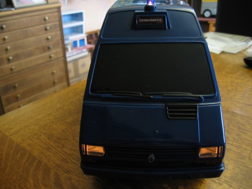 Véhicule gendarmerie - véhicule,