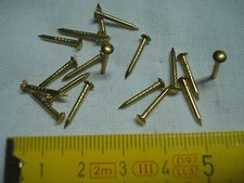  petites pointes en laiton