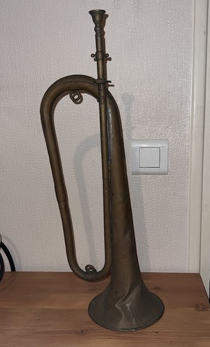 Ancien clairon militaire - , –