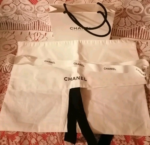 Chanel lot grand dustbag - chanel,