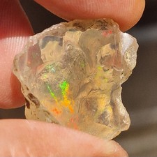 Opal 5.66gr. Facet Rough. No Treatment. Welo Ethiopia. 