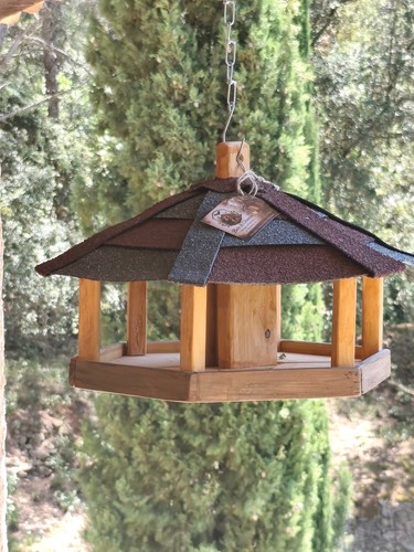 Grande mangeoire oiseaux - grande,