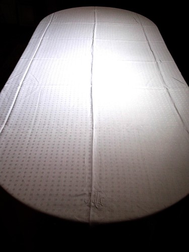 Nappe damassée 2m80 1m67 - damassée,
