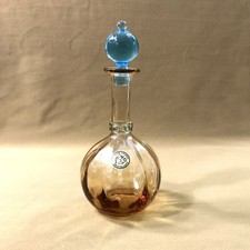 carafe à liqueurs signé