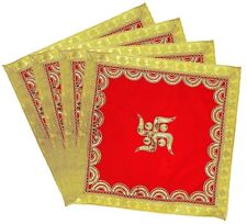 Pooja Chowki Assan en velours