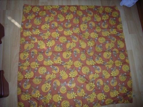 Foulard marron fleuri jaune