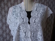 Dentelle de CALAIS des Années 50 - 3 mètres 70  x 23 cm.