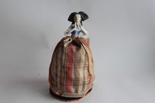 Demi figurine porcelaine Alsacienne (71535)