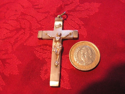 Belle croix religieuse - belle,