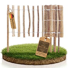 Clôture En Bois Avec Écorce