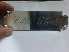 Panonceau Porte- Nom Col. Argent Mesure 15 X 5 CM Plaque Parchemin Villa Maison