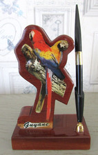 Porte lettres courrier en bois vernis avec stylo Guyane à décor de perroquet